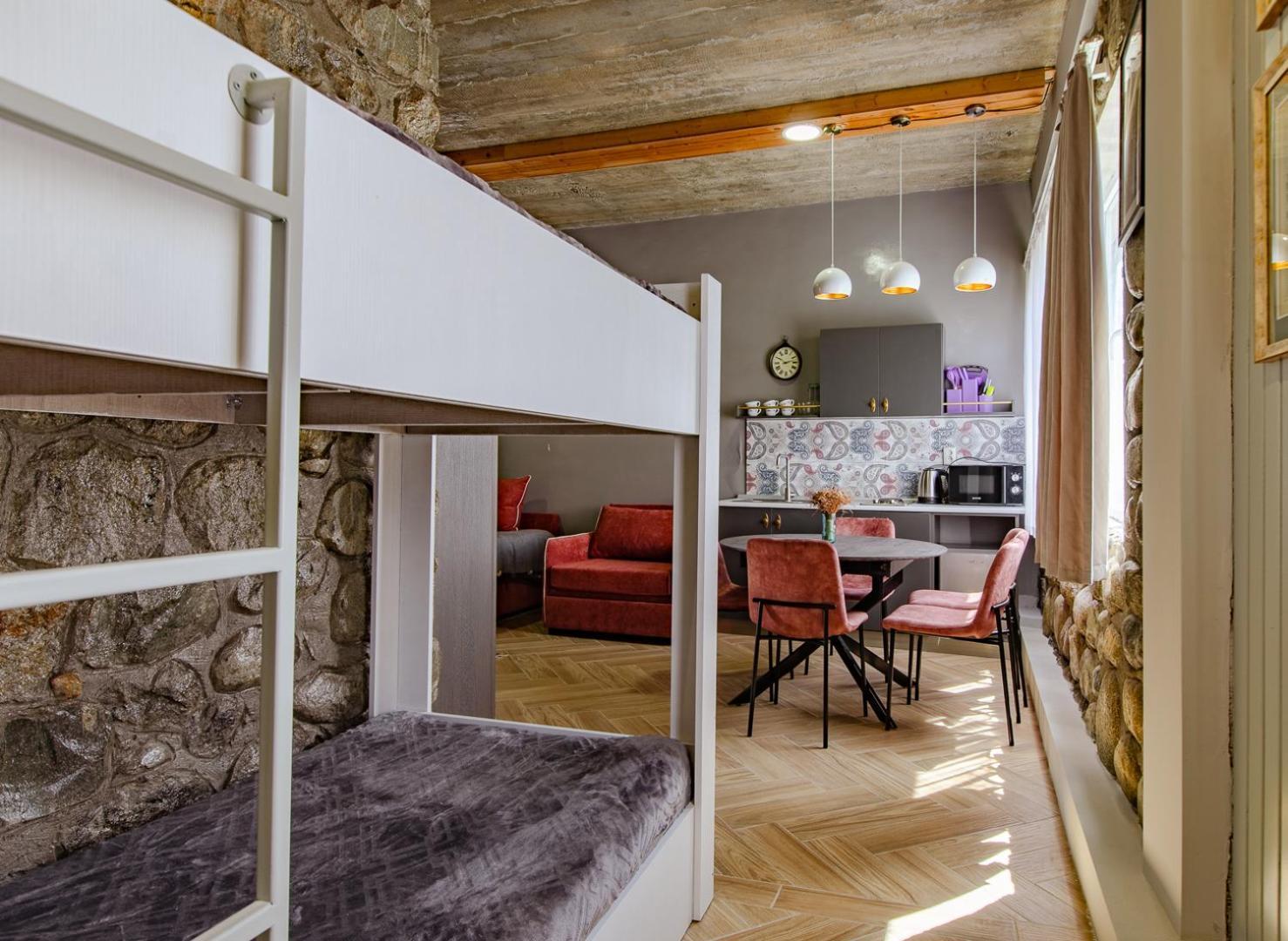 Manoni Ratiani'S Guesthouse Mestia Exterior photo